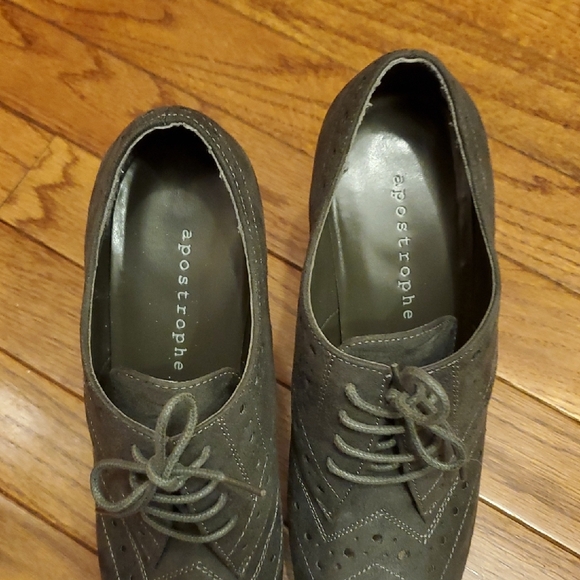 Apostrophe Gray Oxford Heels with Brogue Detailing - Picture 8 of 12